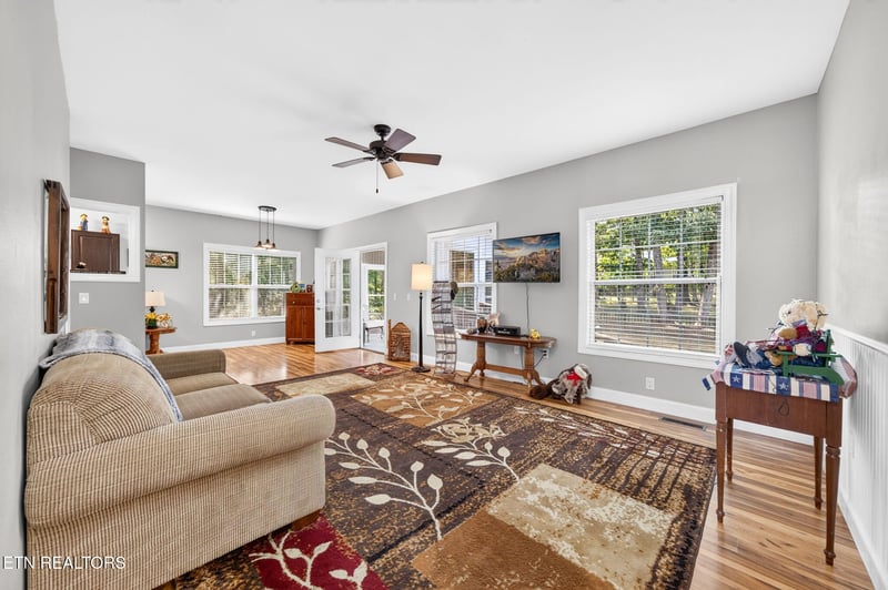 119 Wycliff Ln, Crossville, TN 38558
