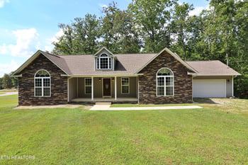 1190 Toomey Rd, Oneida, TN 37841