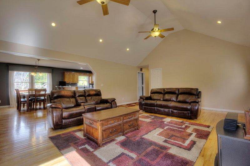 1191 Maple Hills Ln, Loudon, TN 37774