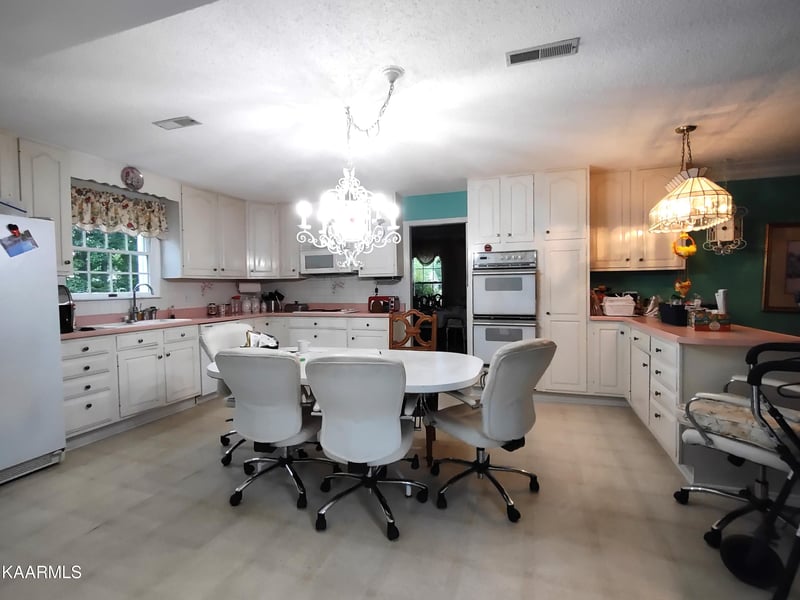 11912 Black Rd, Knoxville, TN 37932