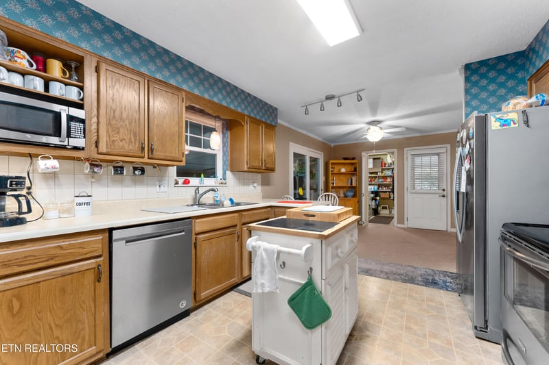 11916 Midhurst Dr, Knoxville, TN 37934