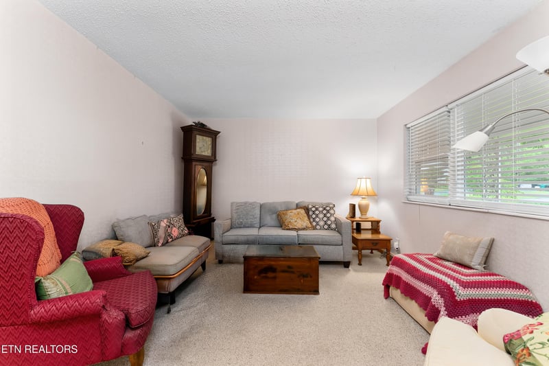 11916 Midhurst Dr, Knoxville, TN 37934