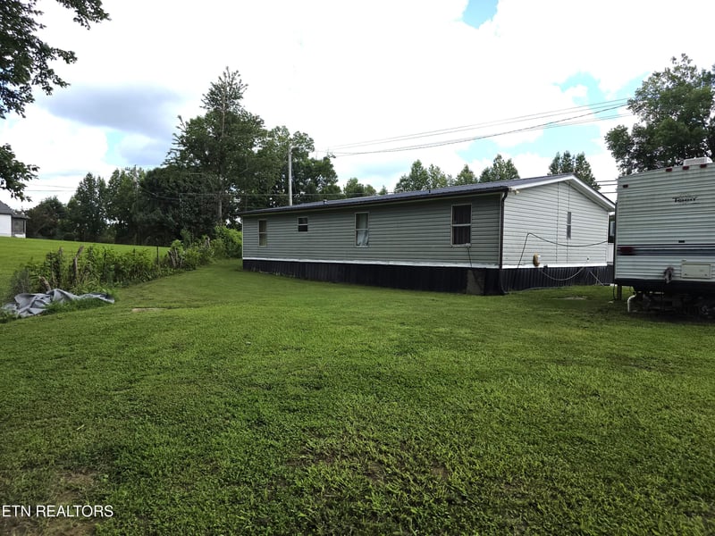 1195 Buffalo Rd, Oneida, TN 37841