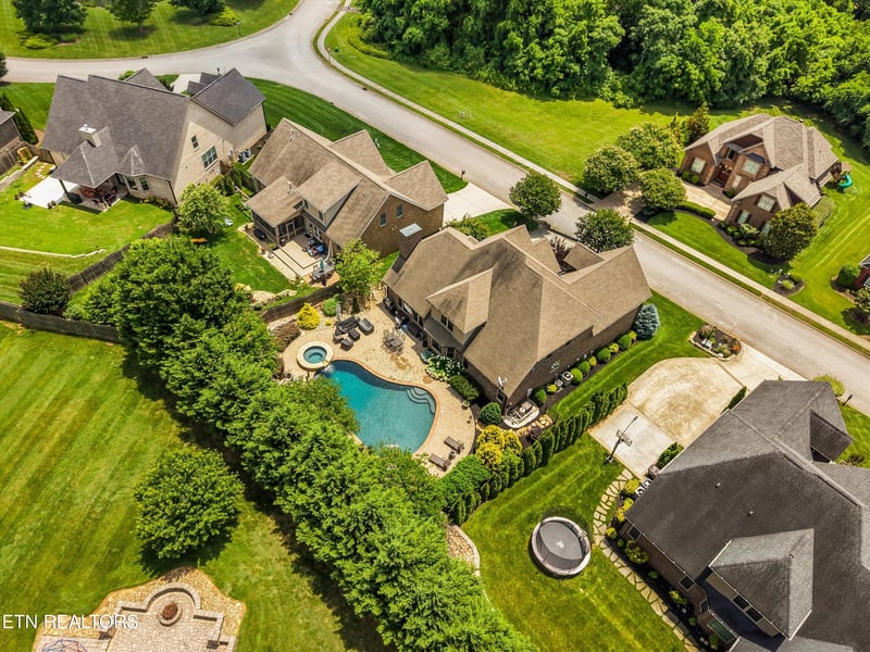 11957 Lakehurst Ln, Knoxville, TN 37934