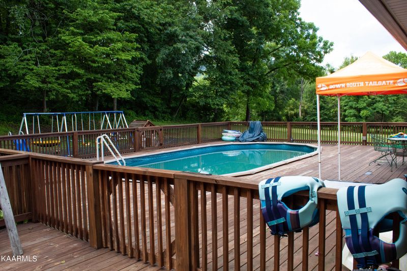 1196 Bruce Gap Rd, Caryville, TN 37714