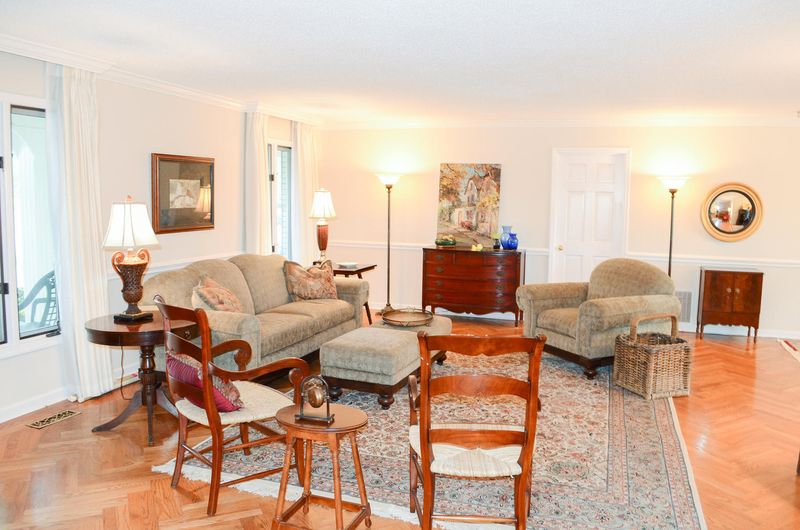 12 Asbury Ln, Oak Ridge, TN 37830