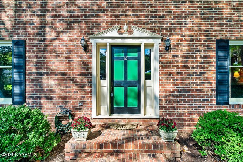 12 Compton Ln, Oak Ridge, TN 37830