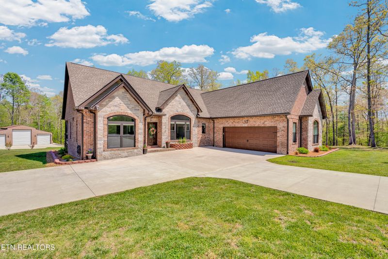 12 Hickory View Ln, Crossville, TN 38572