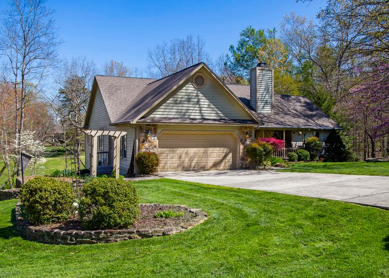 12 Mariners Point, Crossville, TN 38558