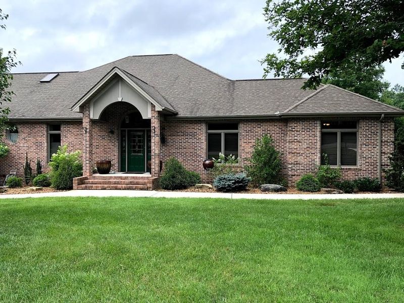 12 Pamala Ln, Crossville, TN 38558