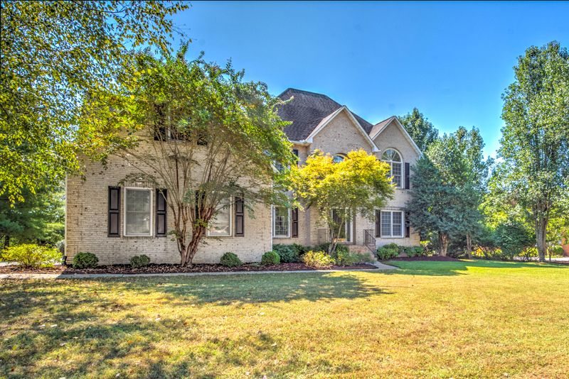 12 Raintree Pl, Oak Ridge, TN 37830