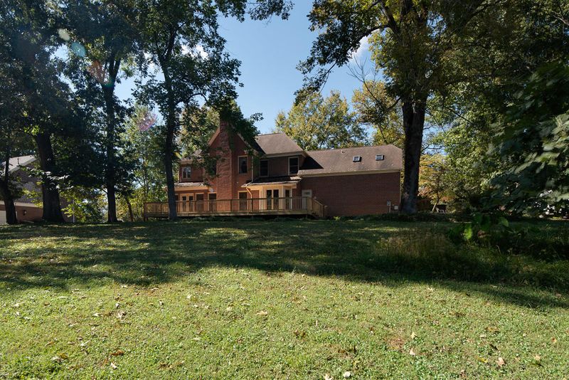12 Rivers Run Way, Oak Ridge, TN 37830