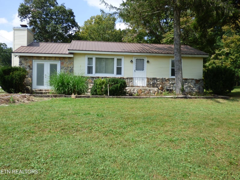 12 Shadberry Rd, Crossville, TN 38572