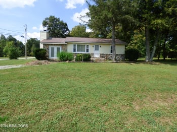 12 Shadberry Rd, Crossville, TN 38572