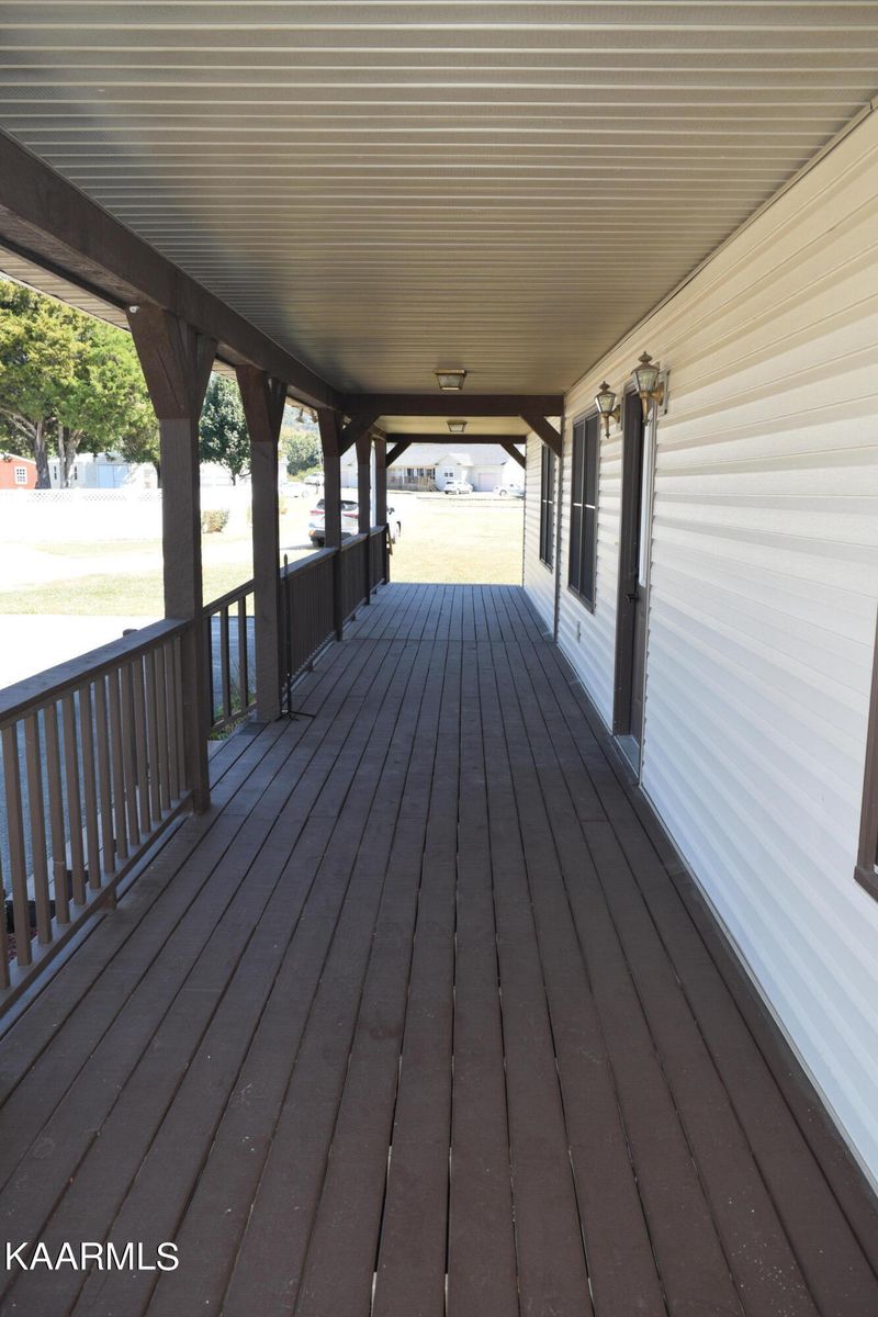 12 Vice Cir, Trenton, GA 30752