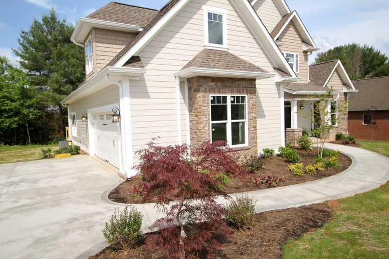 120 Alpine Dr, Clinton, TN 37716