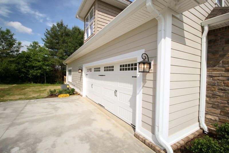 120 Alpine Dr, Clinton, TN 37716