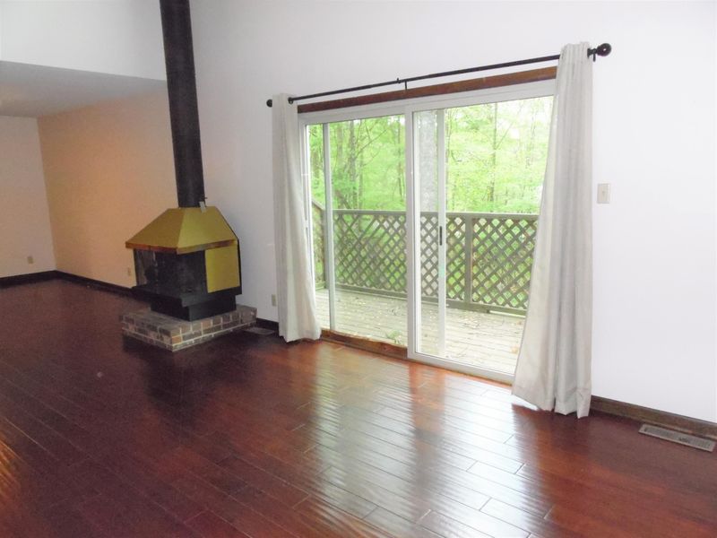 120 Baypath Dr, Oak Ridge, TN 37830