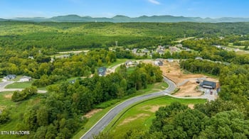 120 Black Oak Dr, Oak Ridge, TN 37830