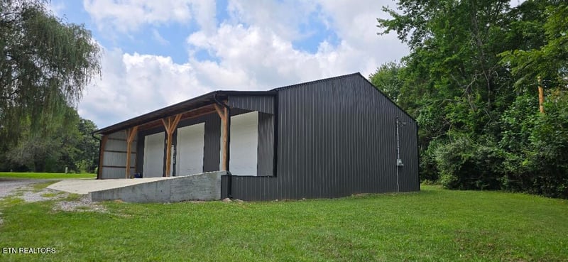 120 Bond Cir, Oneida, TN 37841