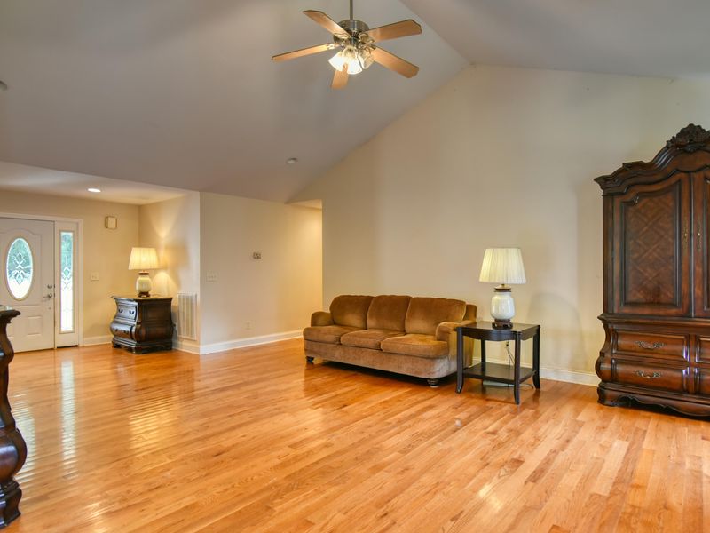 120 Collier Dr, Kingston, TN 37763