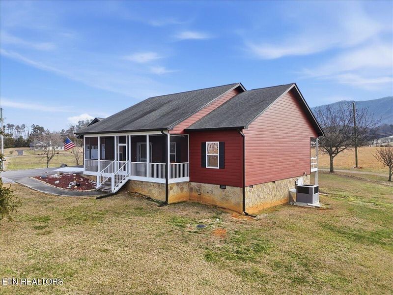 120 County Line Rd, Dandridge, TN 37725