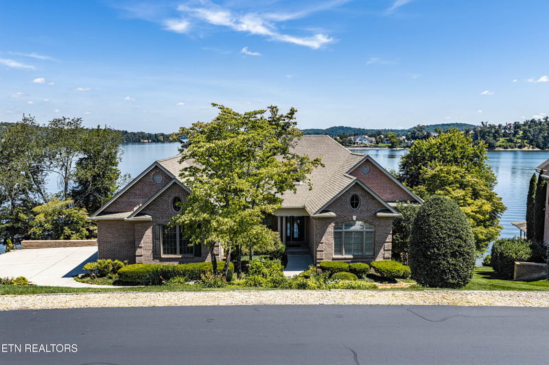 120 Coyatee Point Dr, Loudon, TN 37774