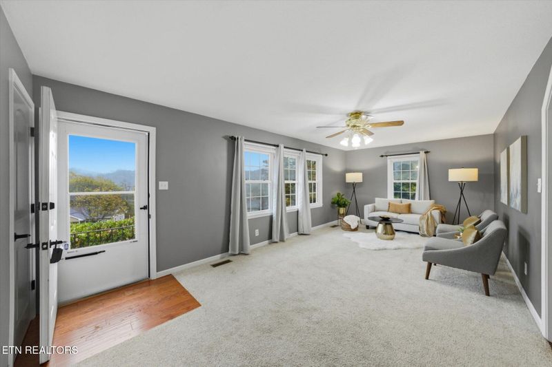 120 Crest Ln, Clinton, TN 37716