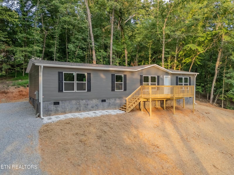 120 Dennis Dr, Kingston, TN 37763