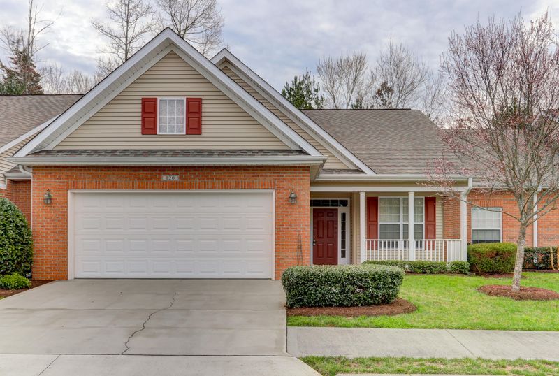120 Devanshire Ct, Oak Ridge, TN 37830