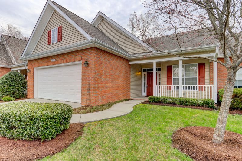 120 Devanshire Ct, Oak Ridge, TN 37830