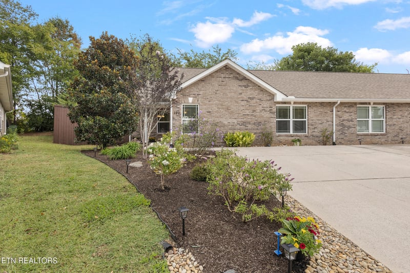 120 Dockery Dr, Maryville, TN 37804