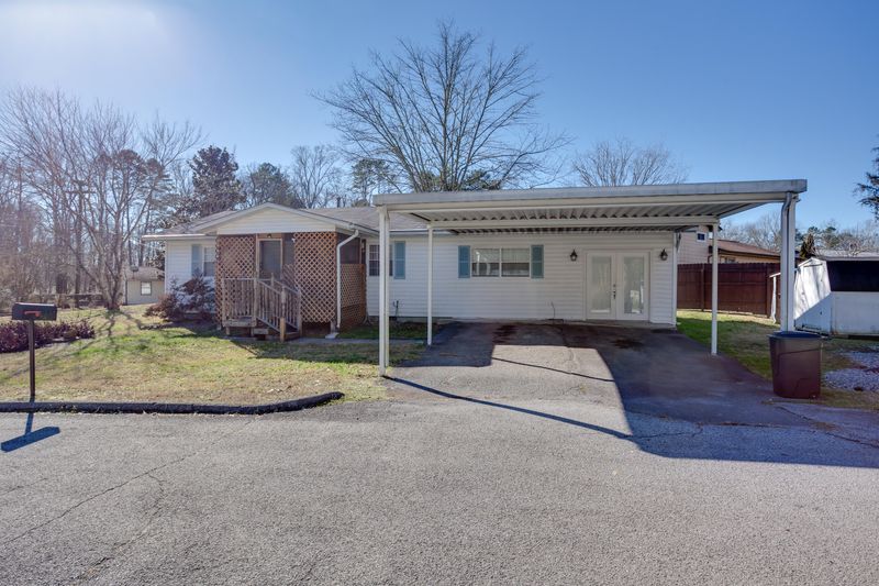 120 Duncan Dr, Oliver Springs, TN 37840