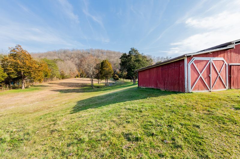 120 E Brushy Valley Dr, Powell, TN 37849