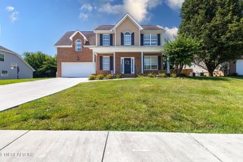120 E Glenview Dr, Lenoir City, TN 37771