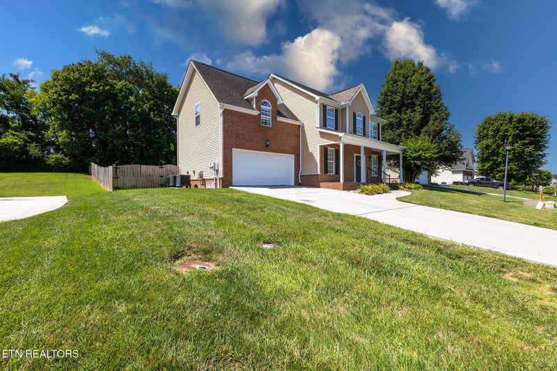 120 E Glenview Dr, Lenoir City, TN 37771