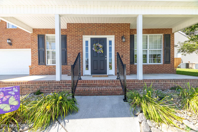 120 E Glenview Dr, Lenoir City, TN 37771