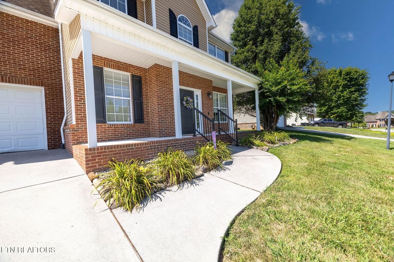 120 E Glenview Dr, Lenoir City, TN 37771