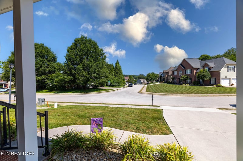 120 E Glenview Dr, Lenoir City, TN 37771