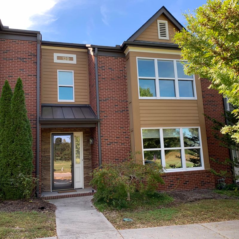 120 E Groves Park Blvd, Oak Ridge, TN 37830