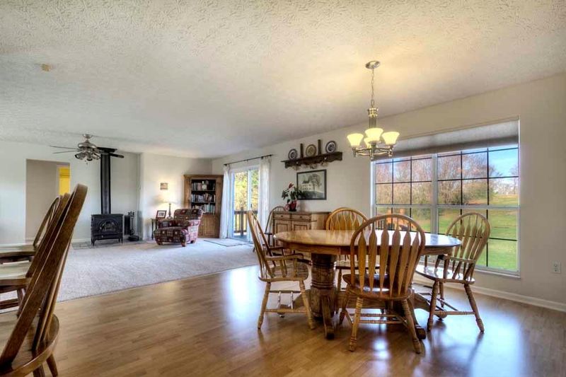 120 Fairway Dr, Loudon, TN 37774