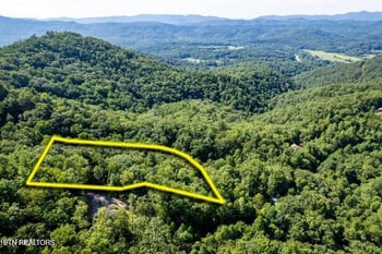 120 Greystone Way, Townsend, TN 37882