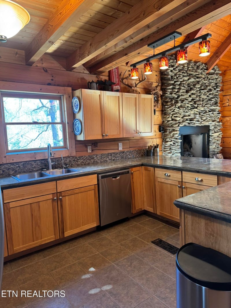 120 Griffitts Keep Ct, Greenback, TN 37742
