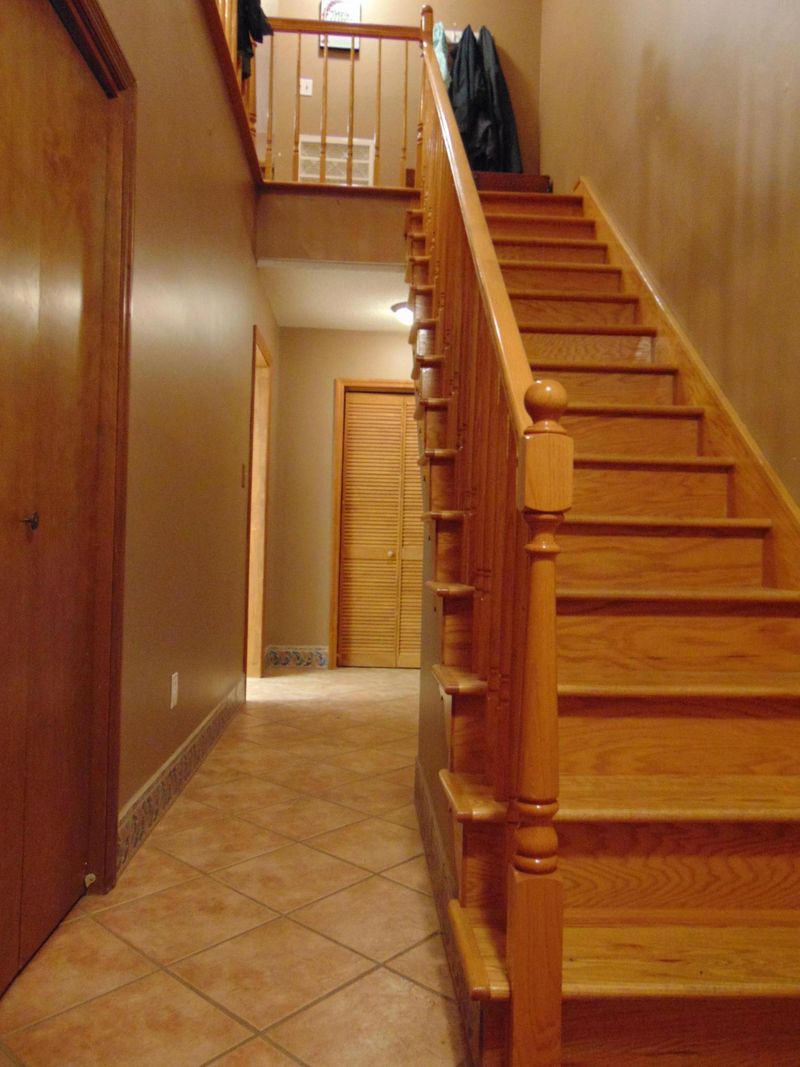 120 Hazelton Ln, Oak Ridge, TN 37830