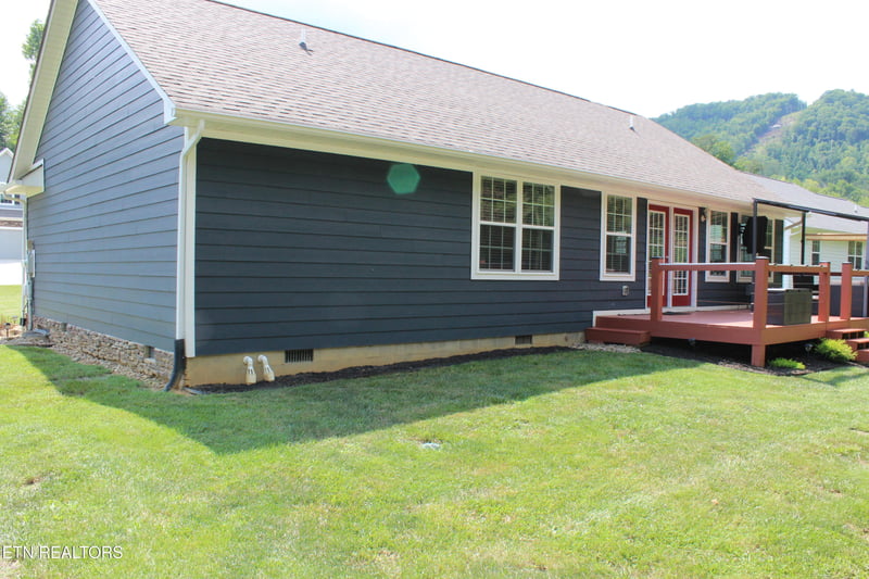 120 Judge Asbury Ct, Jacksboro, TN 37757