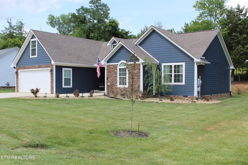 120 Judge Asbury Ct, Jacksboro, TN 37757