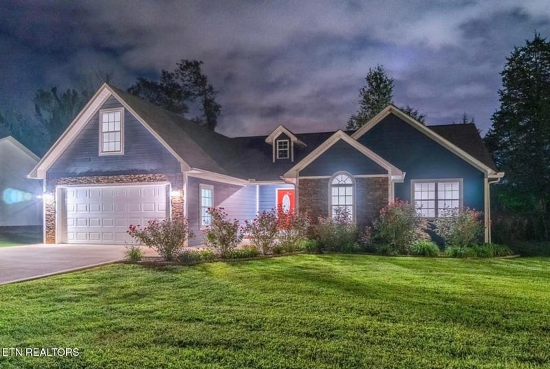 120 Judge Asbury Ct, Jacksboro, TN 37757
