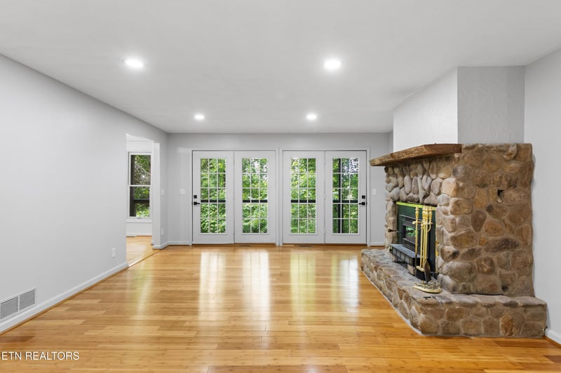 120 Kingdom Ln, Walland, TN 37886
