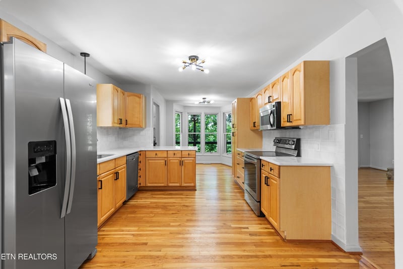 120 Kingdom Ln, Walland, TN 37886