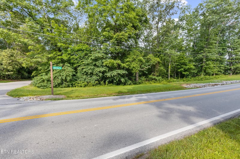 120 Lakeview Dr, Crossville, TN 38558